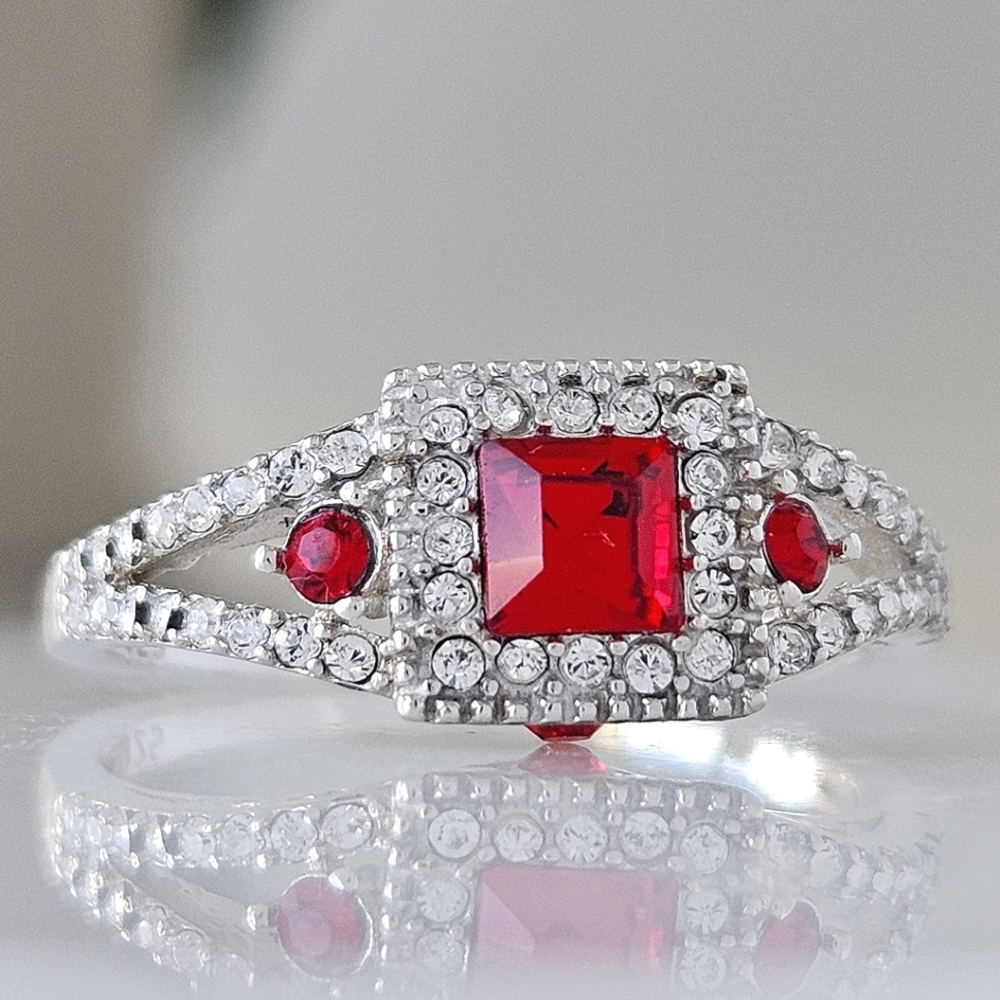 Swarovski Garnet Gemstone ring, 925 Sterling Silver Charmed Aroma
